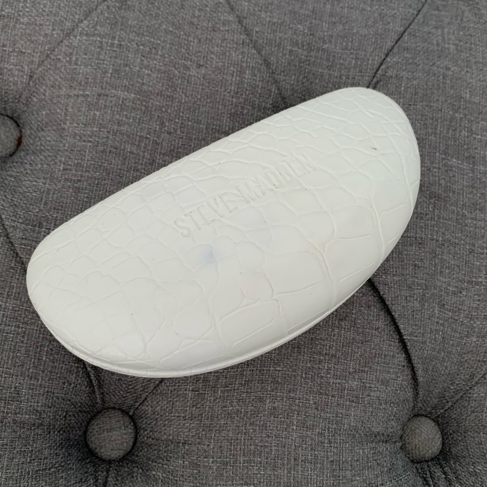 Steve Madden sun glasses case - Picture 2 of 4